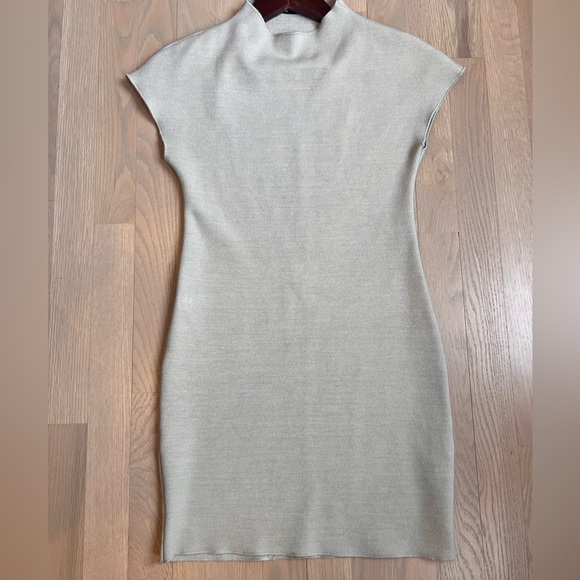 ZARA MINI DRESS - MEDIUM - STRETCHY AND HIGH QUALITY FABRIC - NUDE / BEIGE - Picture 2 of 2